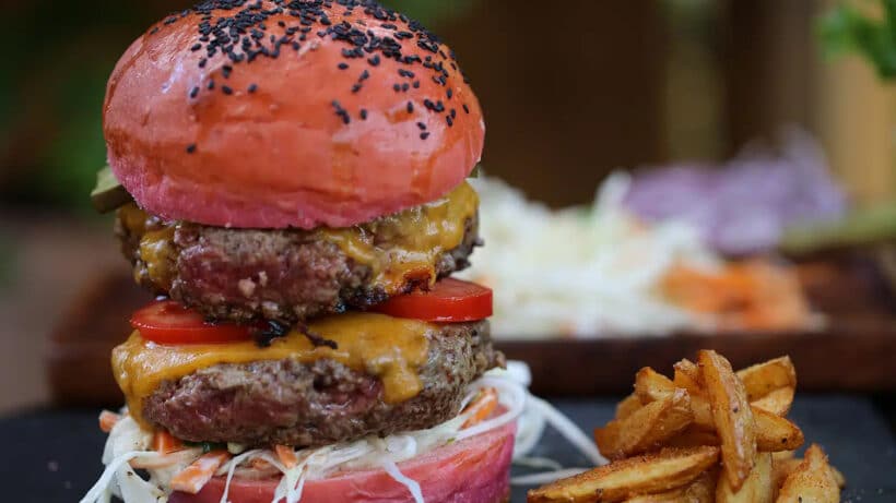 Double Cheeseburger mit Coleslaw
