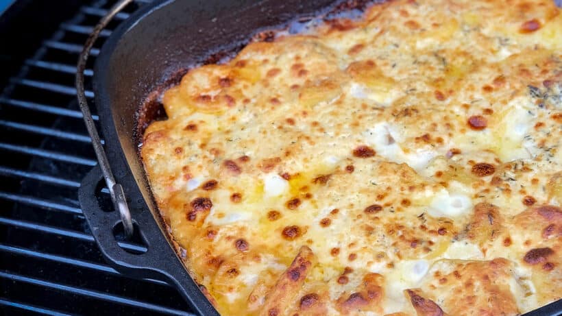 Deftiges Kartoffelgratin vom Grill - Outdoorchef - Magazin