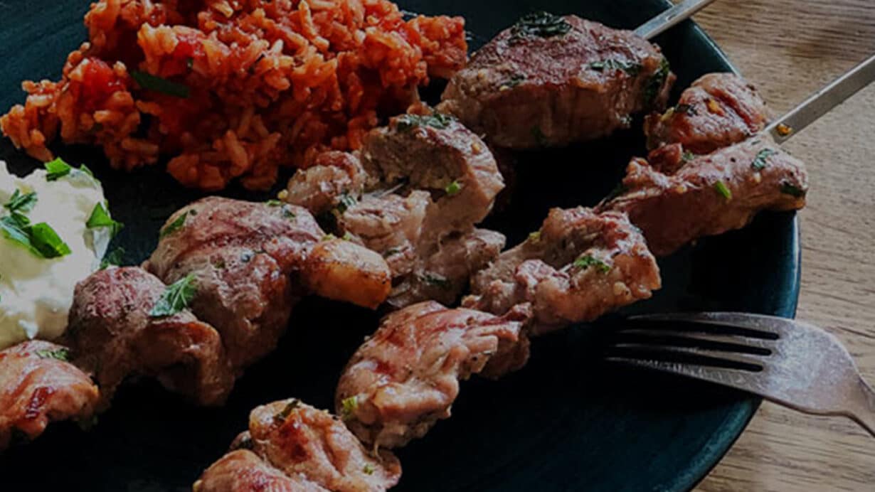 Souvlaki mit Tomatenreis - Outdoorchef - Magazin
