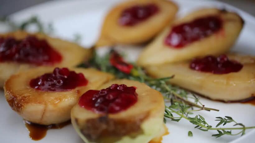 Karamellisierte Birnen mit Preiselbeeren - Outdoorchef - Magazin