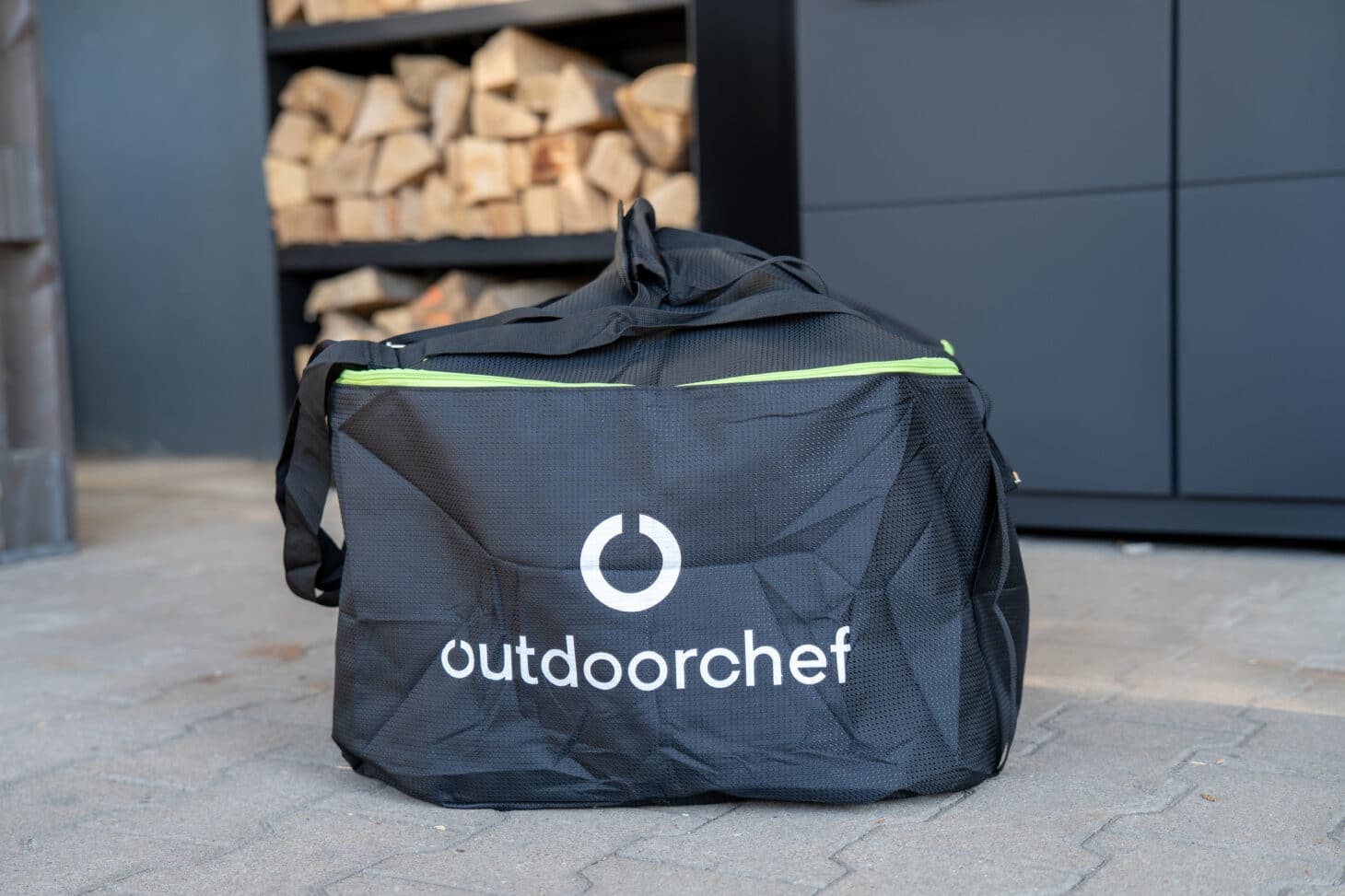 Tragetasche für den Outdoorchef City 420 G Grill zum einfachen Transport und Aufbewahren
