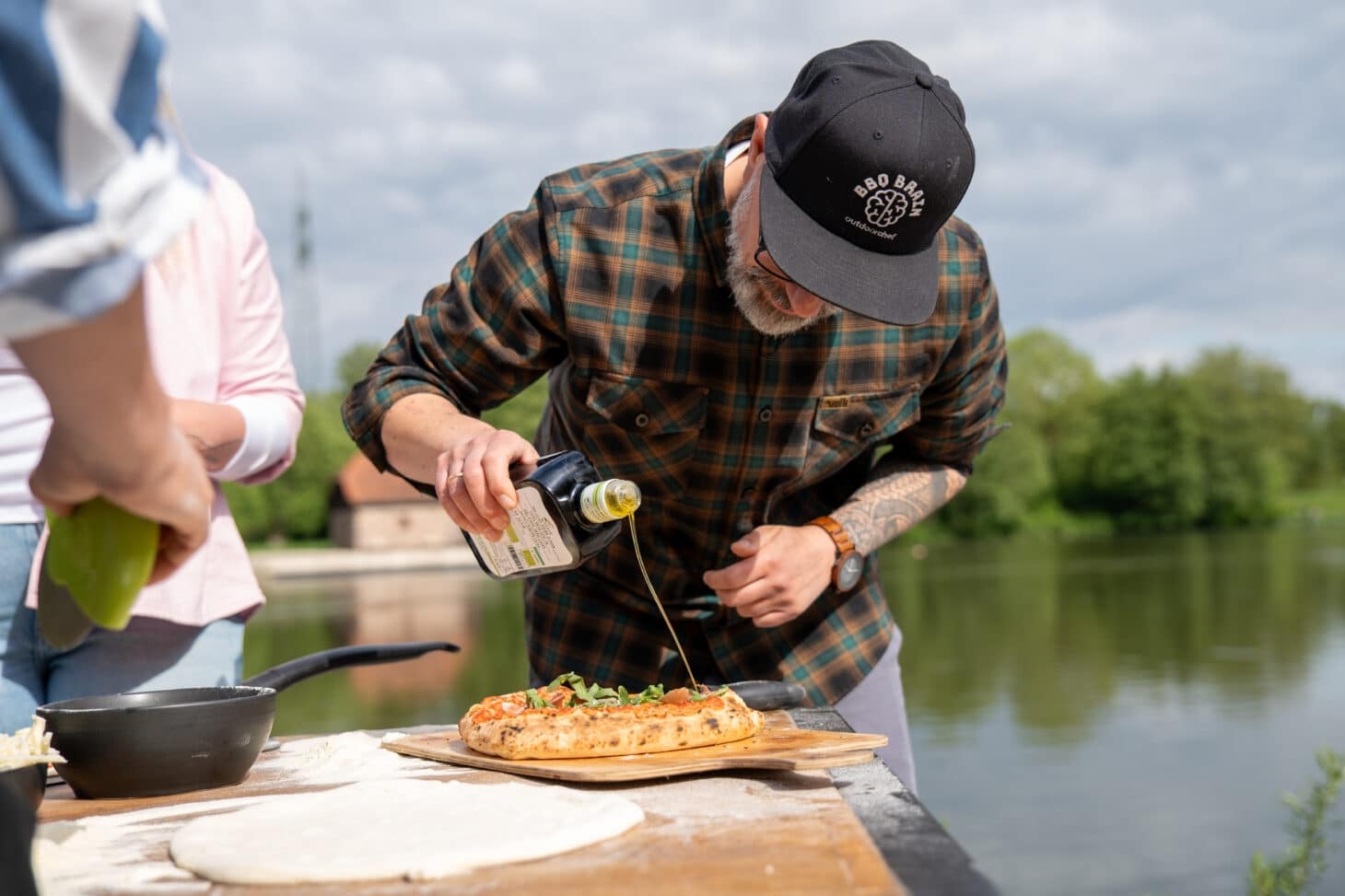 Neapolitanischer Pizzateig im Pizzaofen: So wird er luftig und aromatisch
