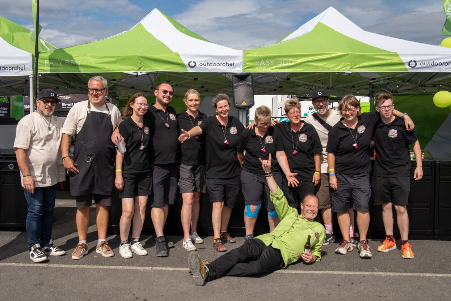 BBQ-Teams an ihren Wettbewerbsständen auf dem Messegelände in Fulda