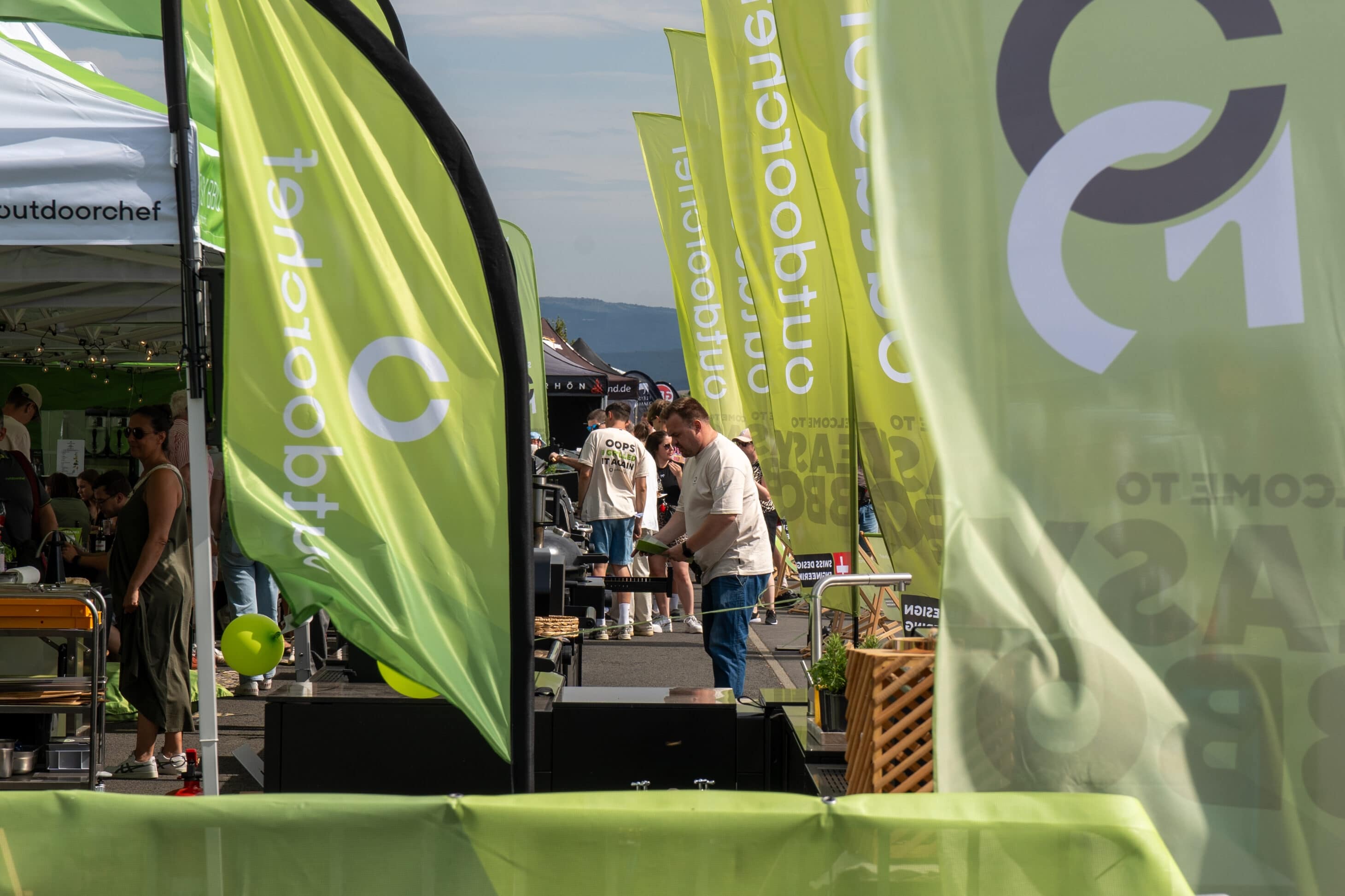 Outdoorchef bei der Deutschen Grillmeisterschaft 2026 mit 60 Meter HEAT Outdoorküche
